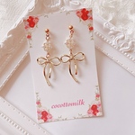 送料無料❤️304リボンジルコニアクローバーピアス／イヤリング❤️
