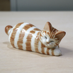 ふくよかな猫の置物 オブジェ  茶トラ