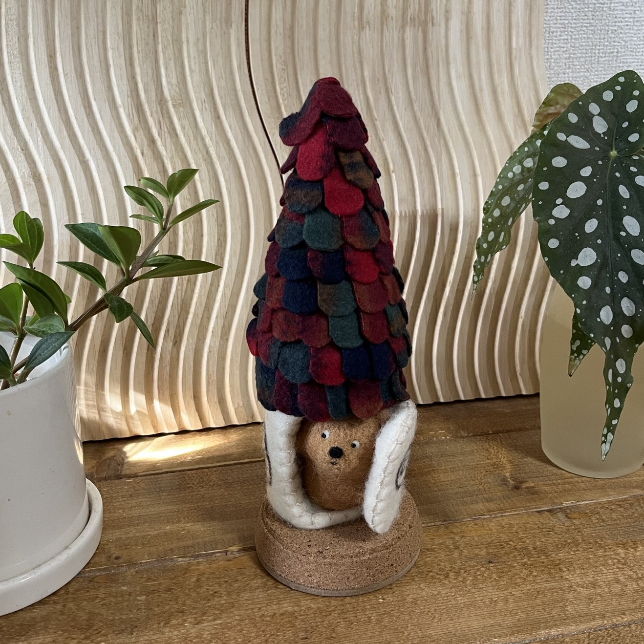 とんがり屋根に住むくま?