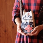 【特集掲載】こぎん刺し猫さんのスマホポーチ☺︎白猫さん【刺繍☺︎刺し子】こぎんキャッツ☺︎ネコ☺︎ポシェット⌘受注製作⌘