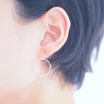 【人気！再販多数！♥500】【E】『WA』シンプルなゴールドリングの樹脂ノンホールピアス（樹脂製イヤリング）