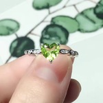 〖peridot〗天然ペリドット オリーブ ハート シェイプ シンプル 橄欖石 グリーン 可憐 指輪 リング シルバー925 天然石