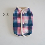 [犬服]  XSサイズ 完成品 チワワ　　　　　　　　　　　チェック柄 スムースニット 裏ボアリバーシブル パイピングベスト 背中開き