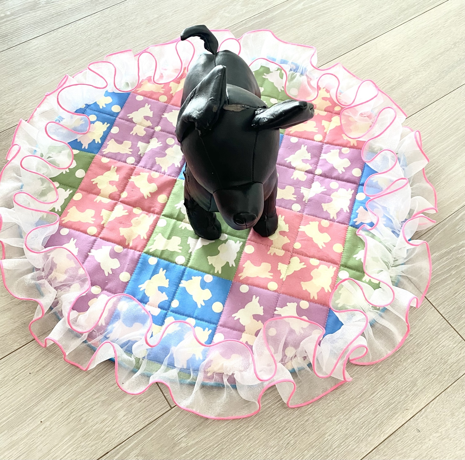 わんちゃんとセレブリティなひとときを♡ハンドメイドカフェマット　メリーゴーランド カフェマット - ペットグッズの人気通販 | minne byGMOペパボ