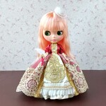 高貴なワインレッドクィーンドレス