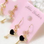 販売×3送料無料❣️K16GPブラックのハートkeyフックピアス❣️キャッチ付きピアス💖イヤリング