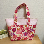 リスと小鳥とお花のトートバッグ