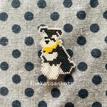 ちょこんとお座り♪ブラック&シルバーのミニチュアシュナウザーのブローチ