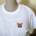 猫手刺繍Tシャツ（M）イリオモテヤマネコ