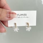 snowflake キュービックジルコニア　ピアス/イヤリング