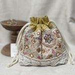 インド刺繍リボンのキルト巾着（イエロー系）