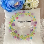 【名前、日付無料】花の刺繍のリングピロー(happiness)