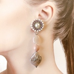 【SALE❤️】マーブル大ぶりビーズ刺繍イヤリング（ペールピンク)