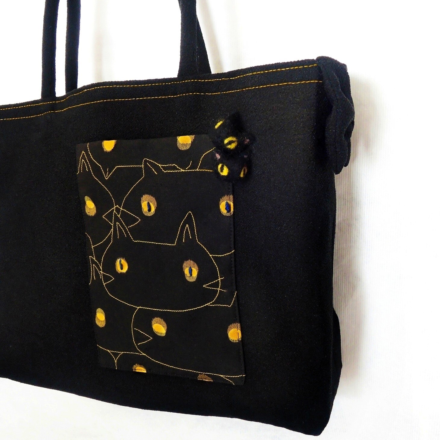 レトロ着物のBAG　黒ネコの顔いっぱい（黄色刺繍）内ポケット付き