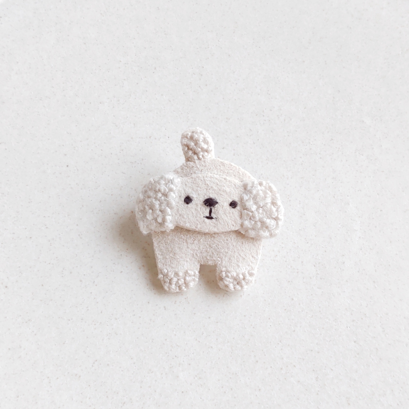 犬のブローチ♪ふわふわ もこもこ 子犬 | 刺繍ブローチ♪わんこ - Ru