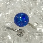蒼い蒼い宇宙を切り取ったようなリング 