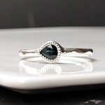 ブルー　スピネル　しずく　0.44ct　ミル打ち　シルバーSV925リング