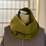 刺繍布スヌード＜森のシルエット＞ピスタチオグリーン