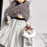 ストール風ボアカーディガン.☆リカちゃんブライスの洋服［ドール服マフララー防寒］パープルグレー