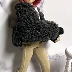 ストール風ボアカーディガン.☆22センチドールの洋服［ドール服マフラー防寒］チャコールグレー