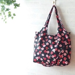 くったりバッグ（2way)　椿柄・黒　マザーズバッグにも