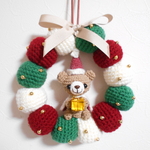 くまサンタ🎄ニットボールのクリスマスリース