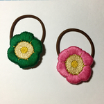 刺繍のお花のヘアゴム