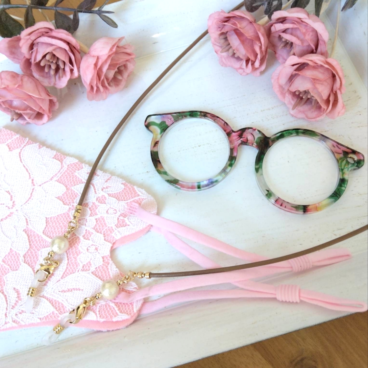 シックなお花模様の刺繡糸の紐の眼鏡チェーン・マスクストラップ アクセサリー シックなお花模様の刺繡糸の紐の眼鏡チェーン・マスク