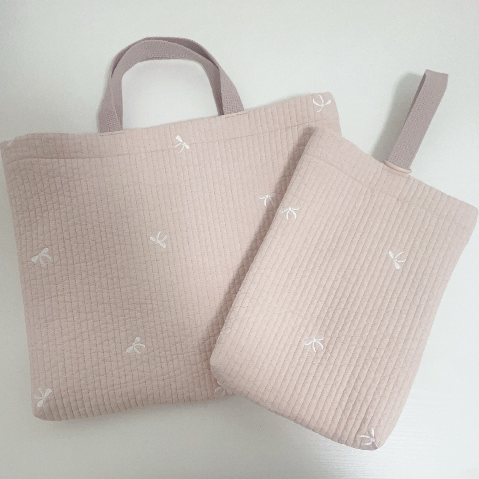 ma様 ヌビ 苺と苺の白い花　レッスンバック　上履き入　体操着袋　ヌビバック ヌビ生地 イチゴ レッスンバッグ 通園バッグ - minii | minne