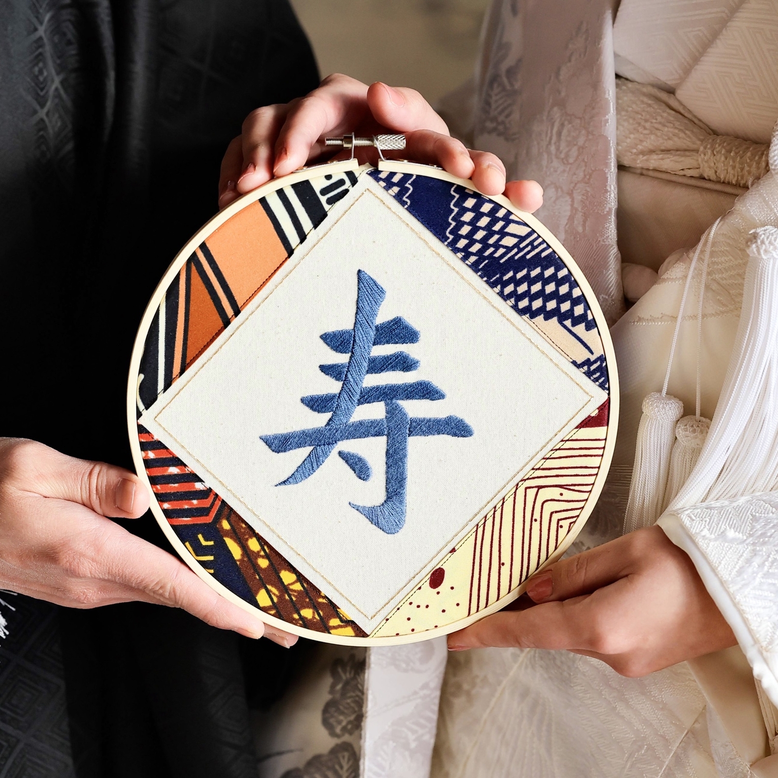 寿刺繍の壁飾り