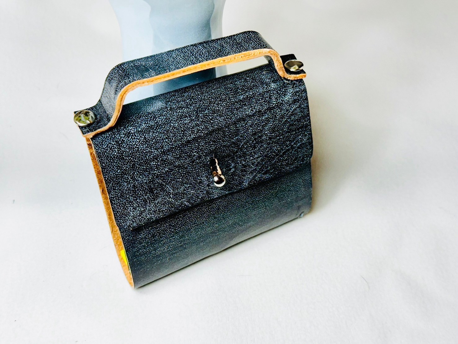 カバン型　本革　ミニ財布 6,800円