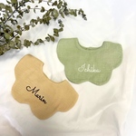 \コットン100%/名入りスタイ　よだれかけ　ビブ　出産祝い　刺繍　名前入り