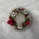リネン生地刺繍ブローチ