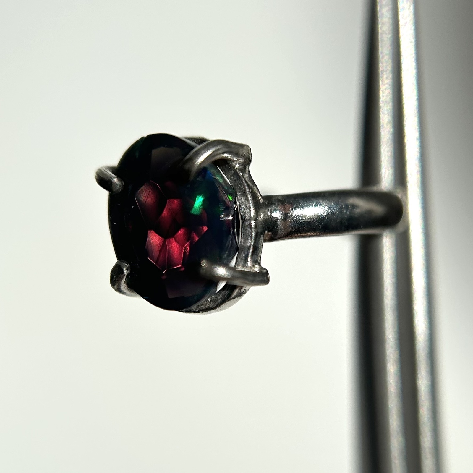 ソーティング付き 天然 ブラックオパール 約9×7mm 約1.5ctフリーサイズリング 大粒 シルバーリング ブラックオパールリング　オパールリング　オパール　シルバー925 プレゼント