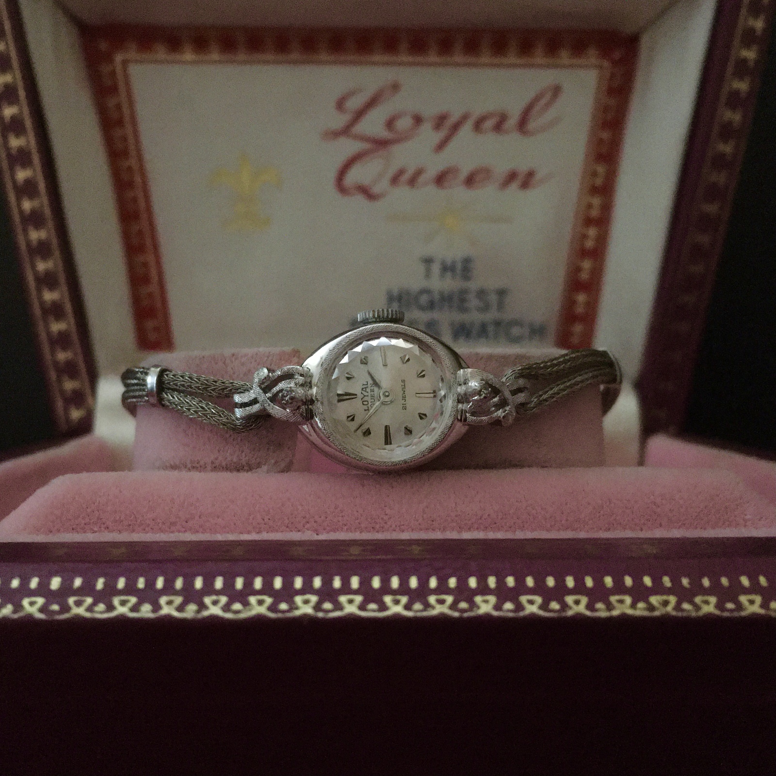 LOYAL QUEEN ロイヤルクイーン スクエア腕時計 WGK14 スイス製