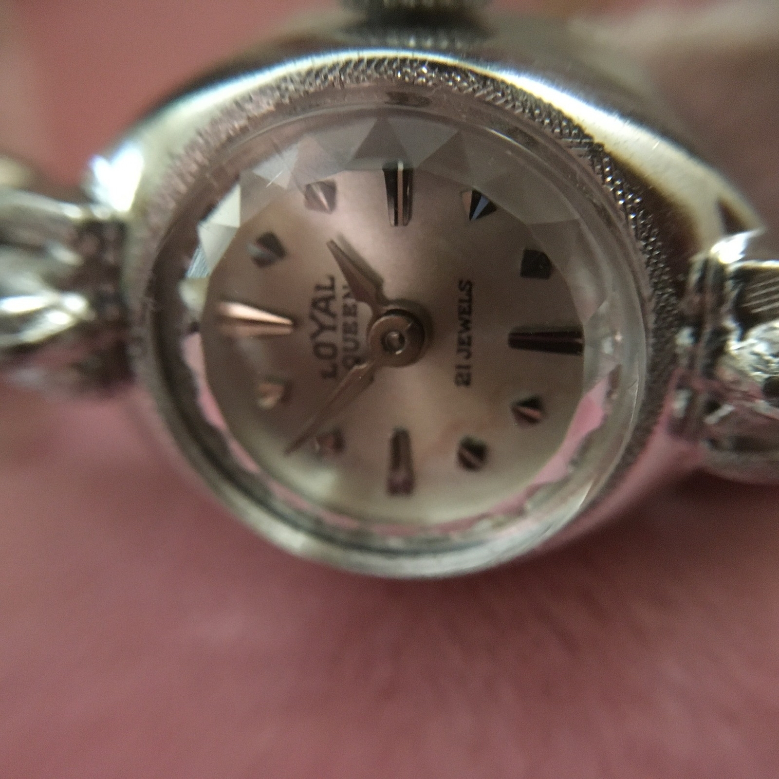 Loyal queen 14金　ダイヤ付き時計 Loyal queen 14金 ダイヤ付き時計 - メルカリ