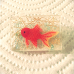 金魚ブローチ