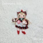 ドールブローチNo.11　赤ちゃん抱っこ　クリスマス　プレゼント