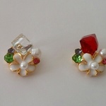 お花とキューブクリスタルとパールのビジューピアス／ノンホールピアス(両耳分)