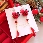 1点限定❣️再販無し❣️クリスマス🎄✨️ スワロフスキー ハンドメイド ピアス イヤリング 揺れる 樹脂粘土 アクセサリー レディース 
