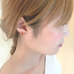 ピンクゴールドが上品な薔薇のピアス