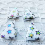 チェコビーズ　三角白星ドット４個