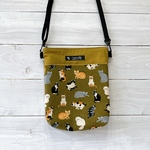 「ちょっとそこまで」普段使いのポシェット　　ネコ柄　　カーキ色