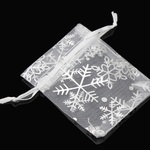 【12枚・9cm×7cm】オーガンジー 巾着 袋 雪の結晶 冬イメージ アクセサリー プレゼント ラッピング クリスマス
