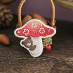 キノコとくまのブローチ