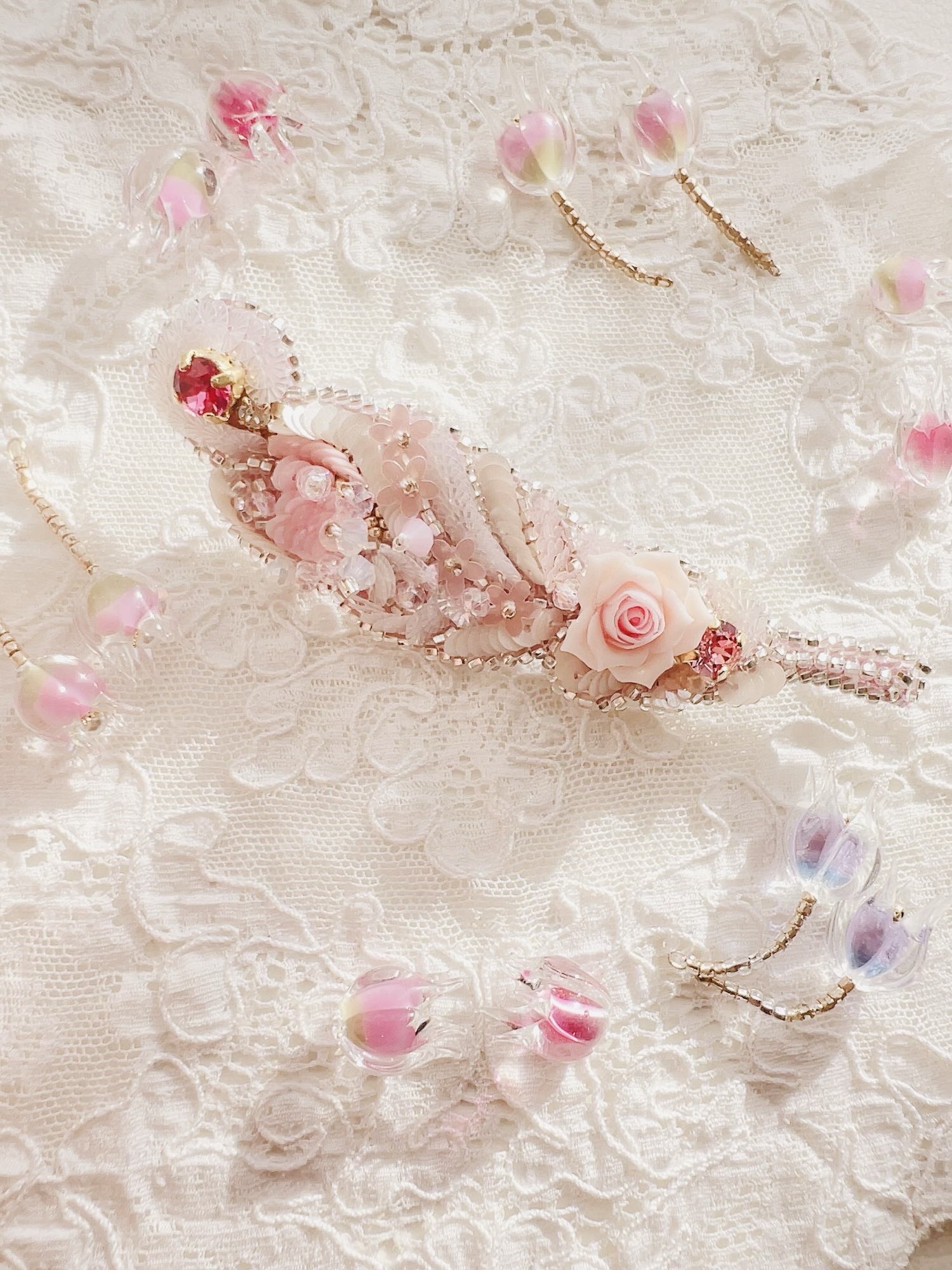 オートクチュール刺繍　キャンドルブローチ オートクチュール刺繍 キャンドルブローチ