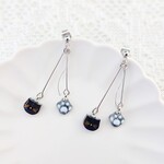 🐾猫と肉球のゆらゆらピアス/イヤリング 