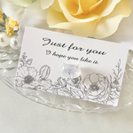 REBIRTH　JEWEL　CAT   6月誕生石　ホワイトムーンストーンのねこ　両耳分　ピアス/イヤリング