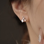【ピアス】蝶　バタフライ　ビジュー　シルバー　ミニピアス　プチサイズ
