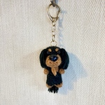 【futomaki様専用】編みぐるみ犬キーホルダー:ミニチュアダックス(ロングコート/ブラックタン)